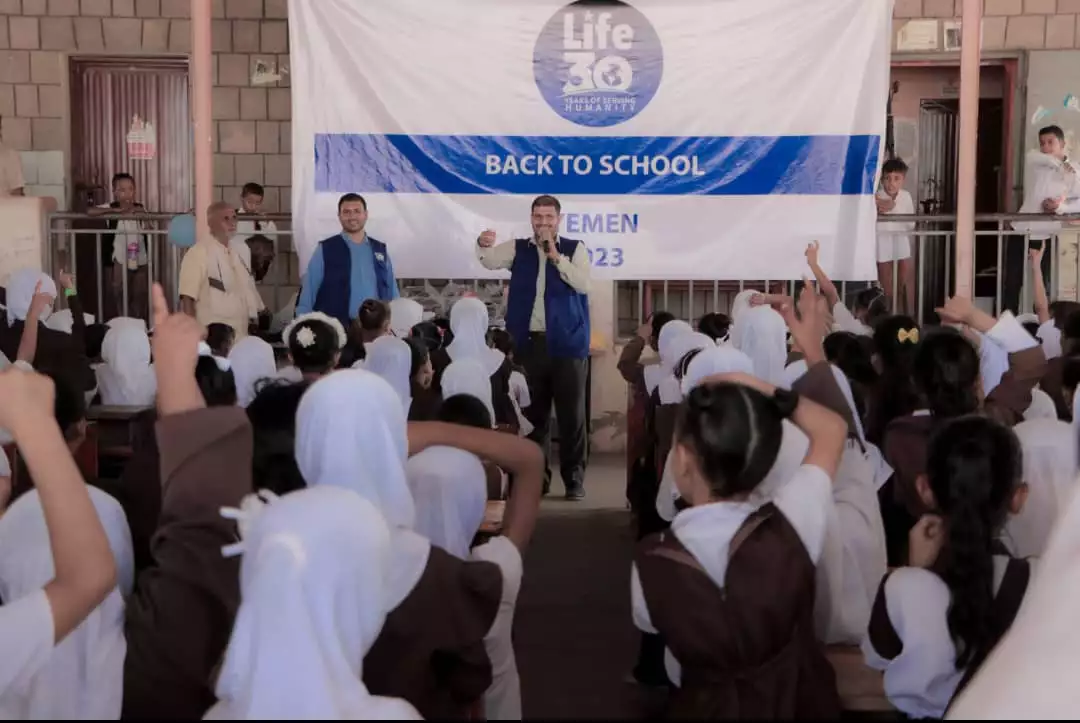 300 School Bags Distributed to Female First-grade Students in Lahj Governorate