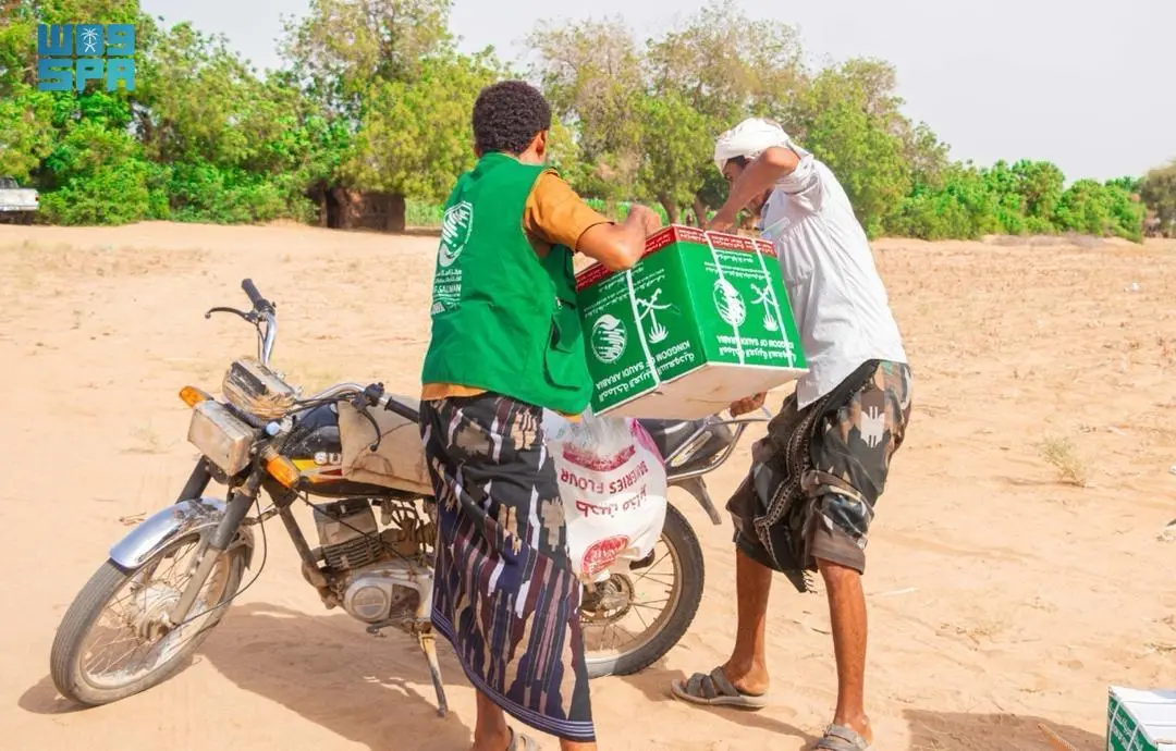 King Salman Relief Center Distributes 5,335 Food Baskets in Several Districts of Hajjah Governorate