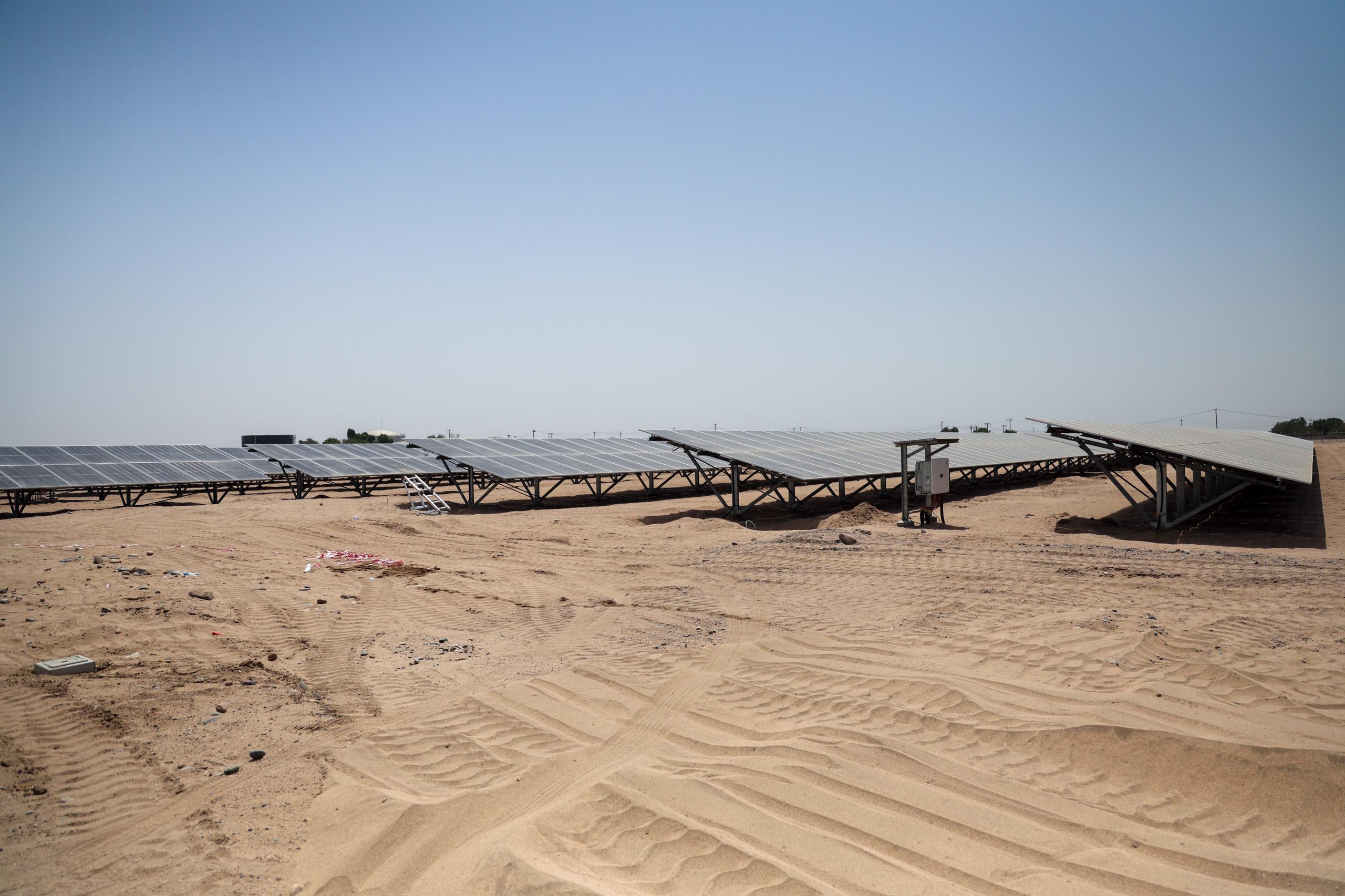 محطة الطاقة الشمسية في عدن تدخل الخدمة