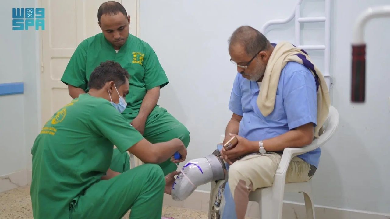 Prosthetics Center in Hadhramout Provides Services to 129 Beneficiaries in June