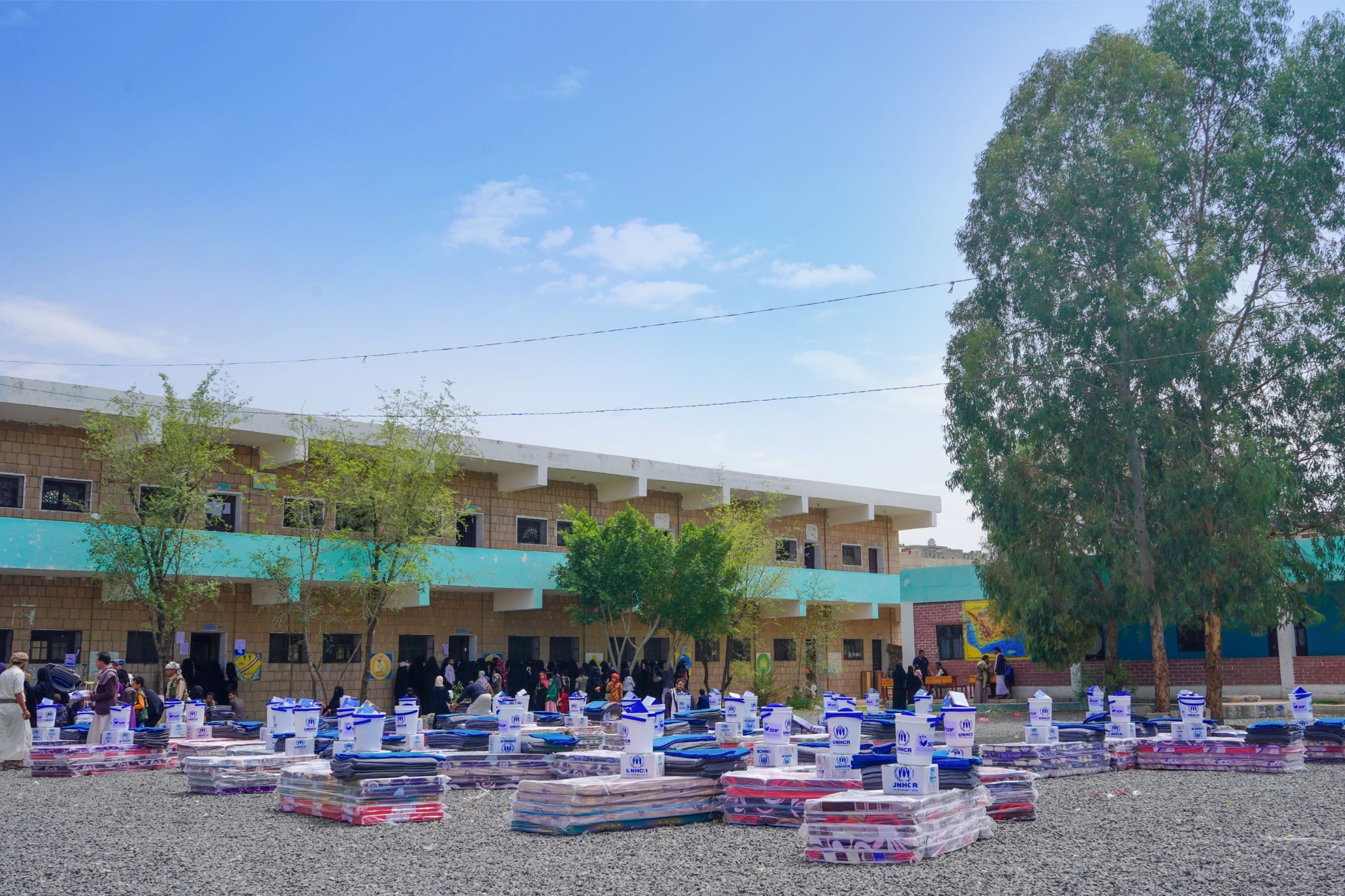 Sustainable Development Foundation Aids 373 Displaced Families in Bani Al-Harith District