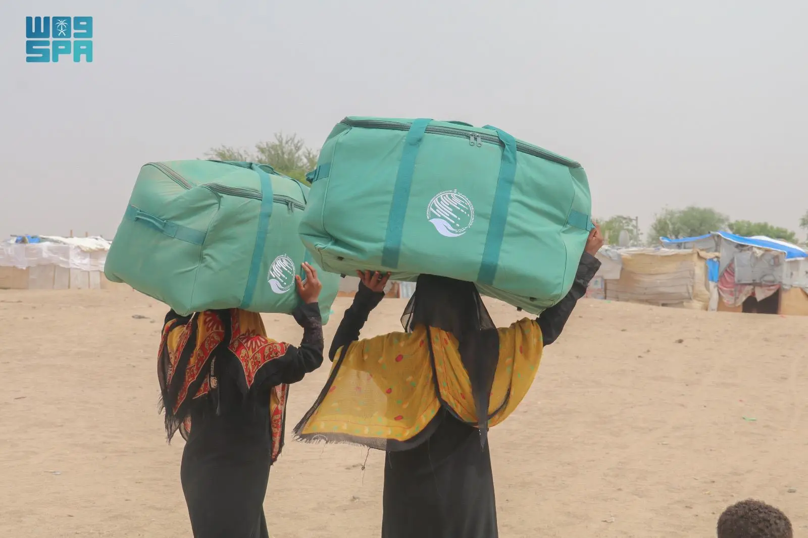 KSrelief Distributes Shelter Bags in Lahj Governorate and Food Baskets in Hadhramaut Governorate