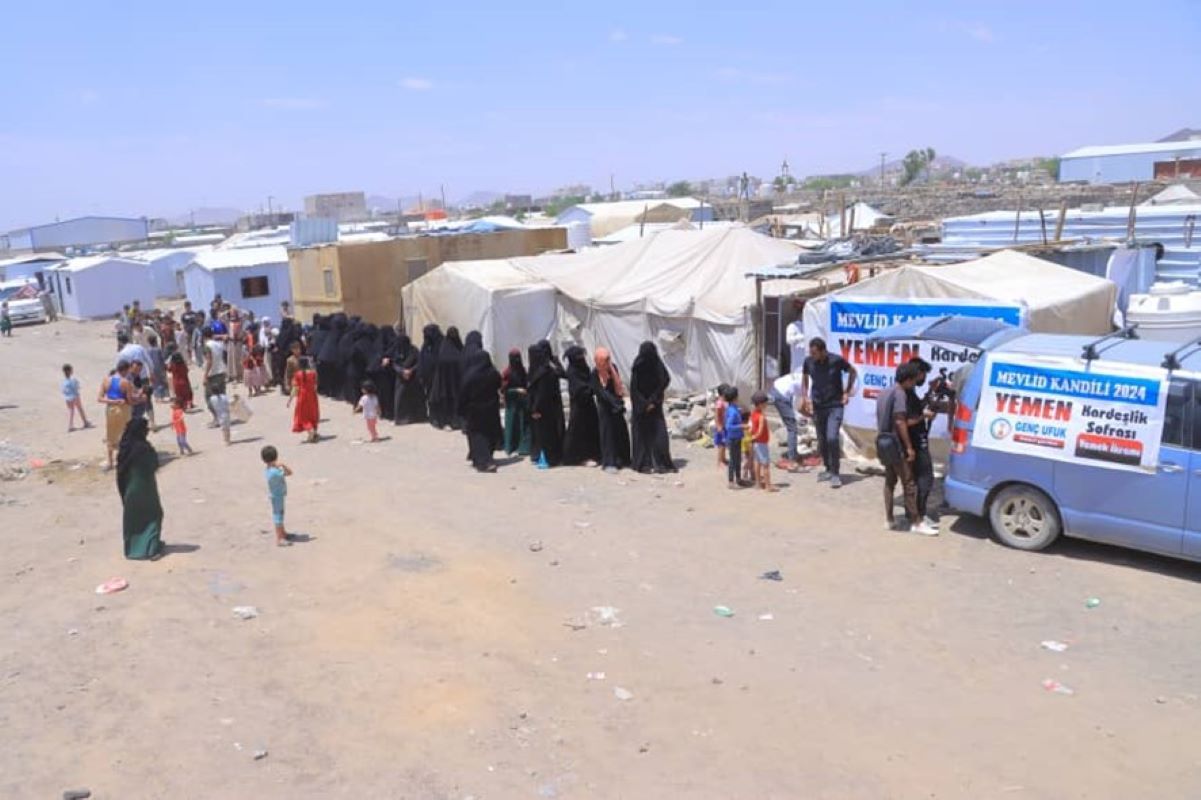 HUMAN ACCESS Distributes 900 Food Meals to IDPs in Marib with Turkish Support