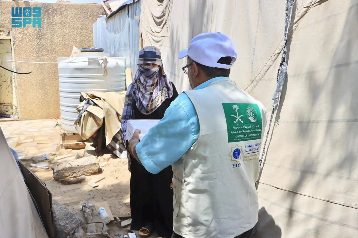 King Salman Relief Center Distributes 10,000 Cartons of Dates in Shabwa and Marib Governorates