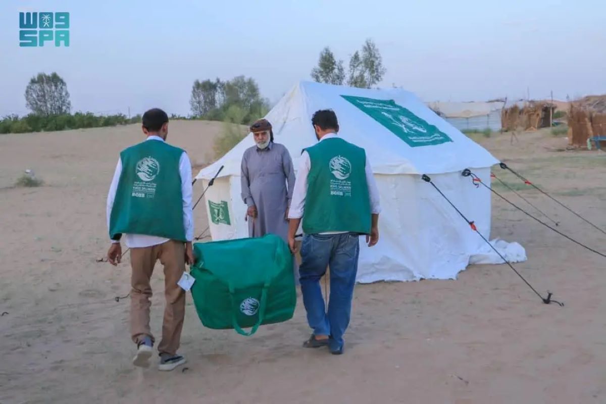 King Salman Relief Center Distributes 469 Shelter Bags and 177 Tents in Al Madinah District of Marib Governorate