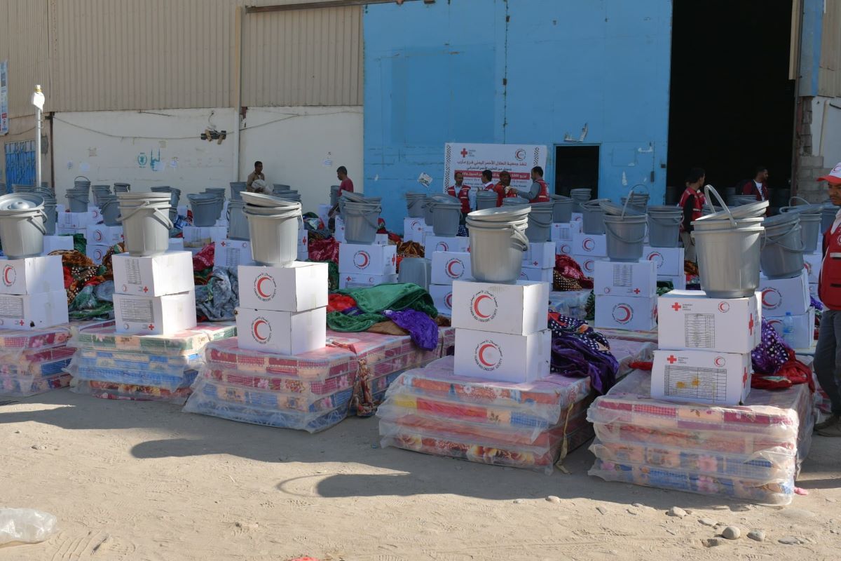 The Yemeni Red Crescent Society in Marib Launches Distribution of Shelter Assistance to 1,000 Displaced Families with Danish Funding